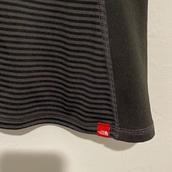 The North Face athletic shirt black striped xs - Picture 3 of 6